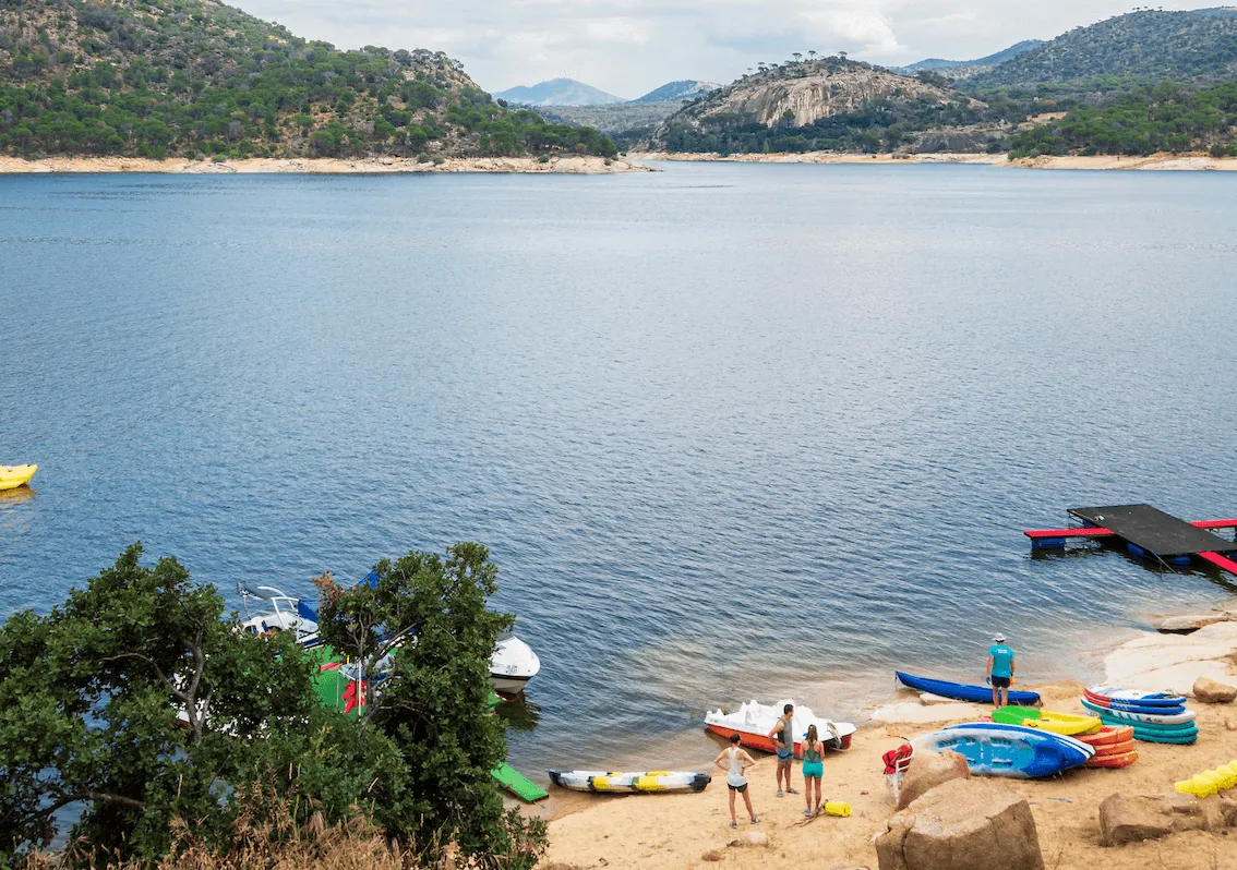 La playa del pantano de San Juan, en Madrid