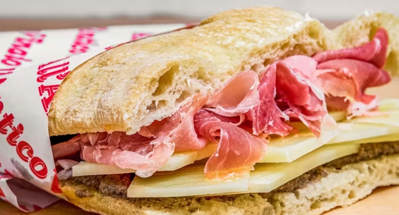 All'antico Vinaio is giving out 1,000 free sandwiches tomorrow