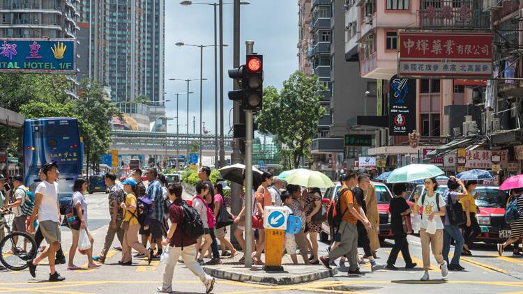 Hong Kong crowds very hot weather 