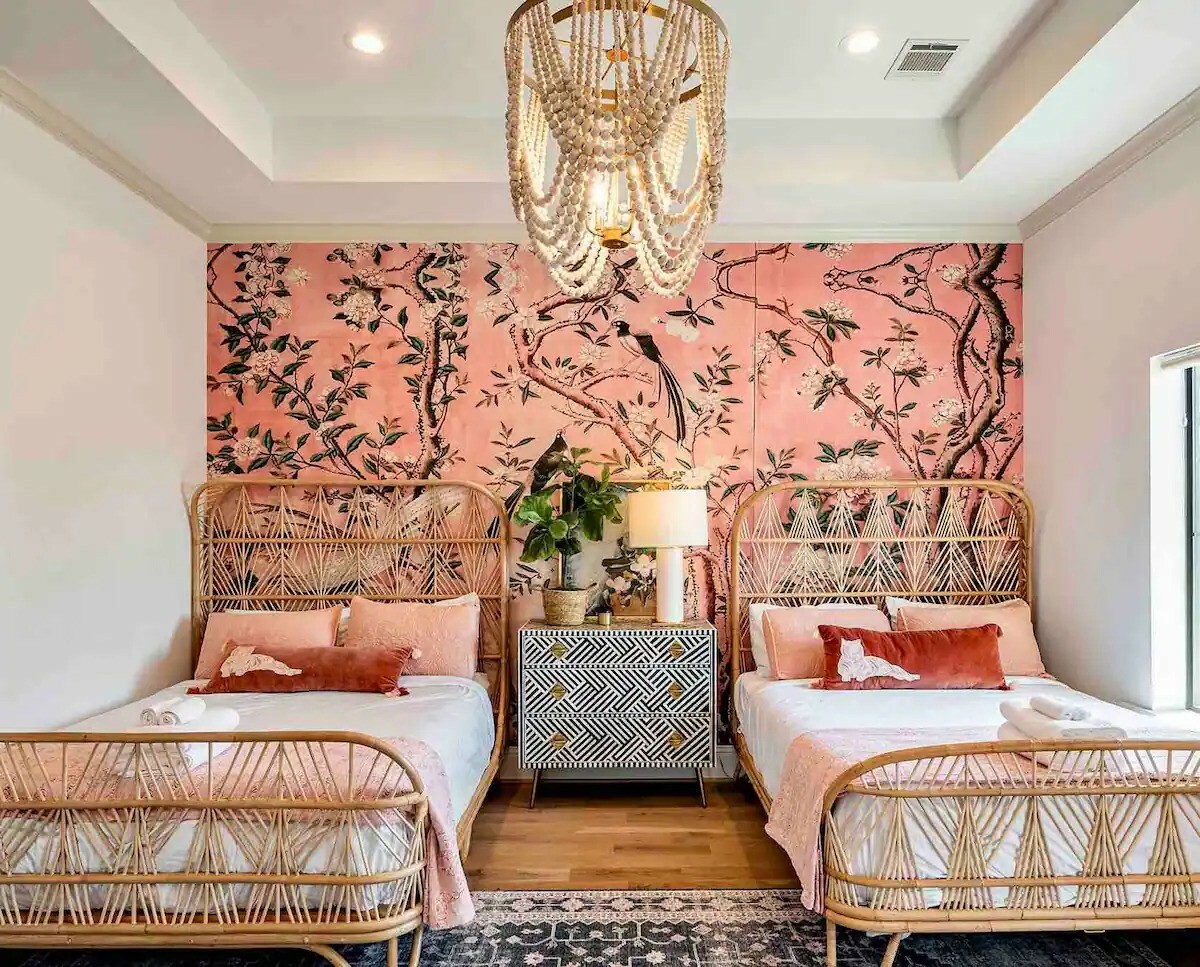 13 Best Airbnbs in Houston for 2025 | Best Houston Airbnb Homes