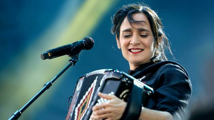 Julieta Venegas.