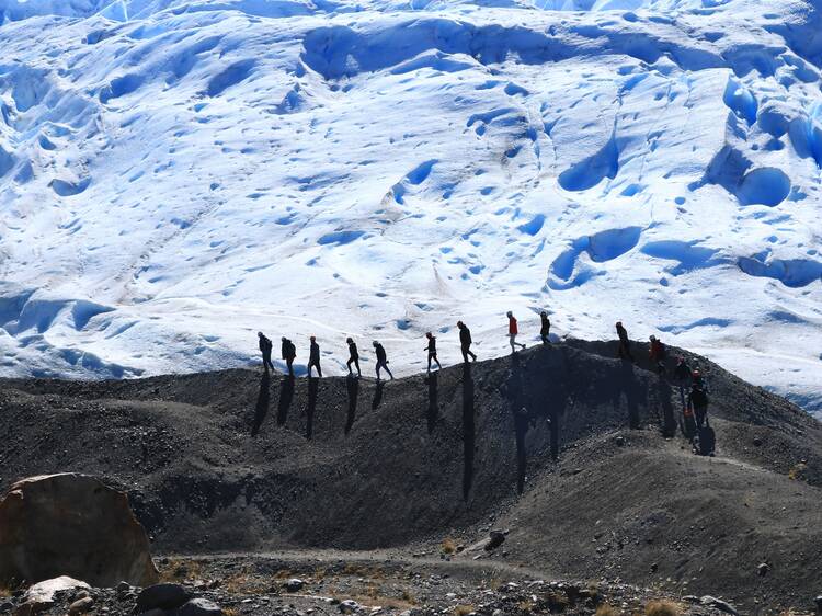 Hacer minitrekking sobre el glaciar Perito Moreno