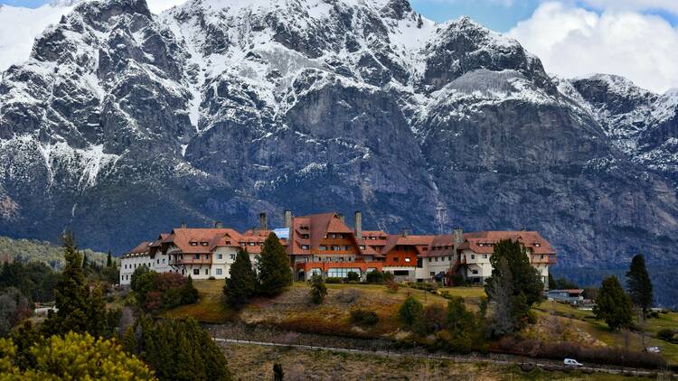 Tomar el té y recorrer el hotel Llao Llao