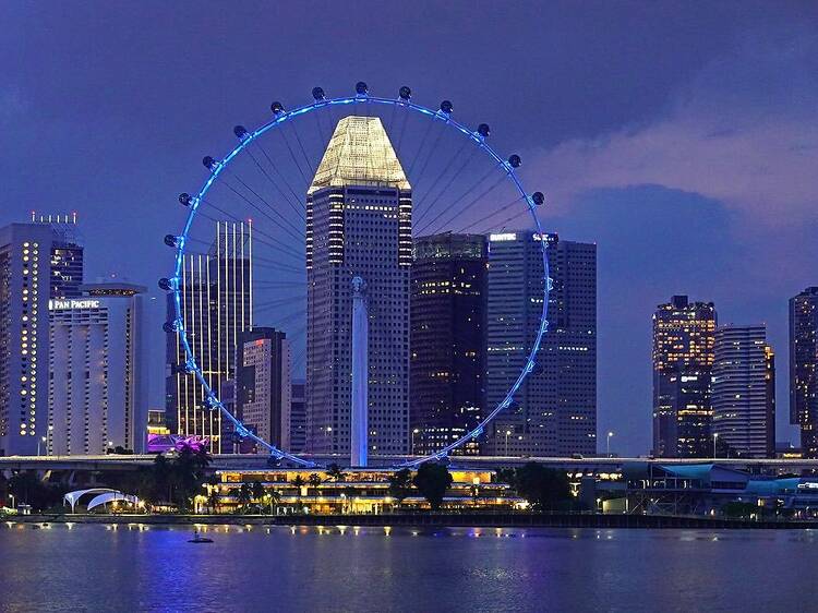 Enjoy overnight rides, a night market, and ticket promotions at the Singapore Flyer