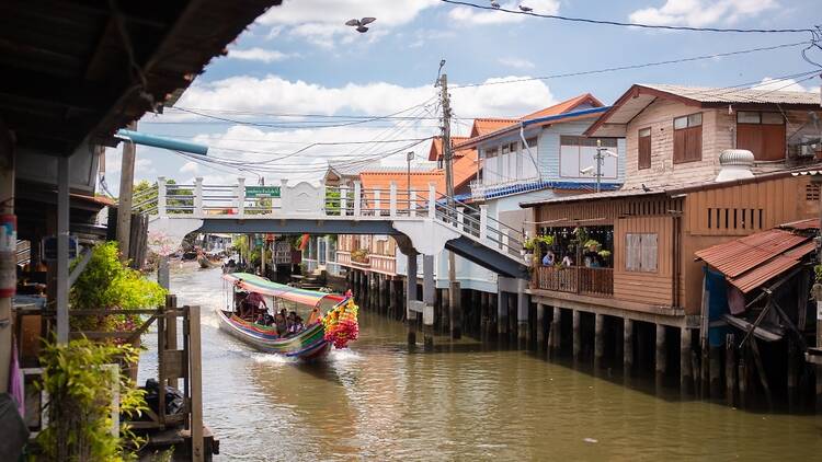 [Long boat ride at Klong Bang Luang I Photograph: Tanisorn Vongsoonton