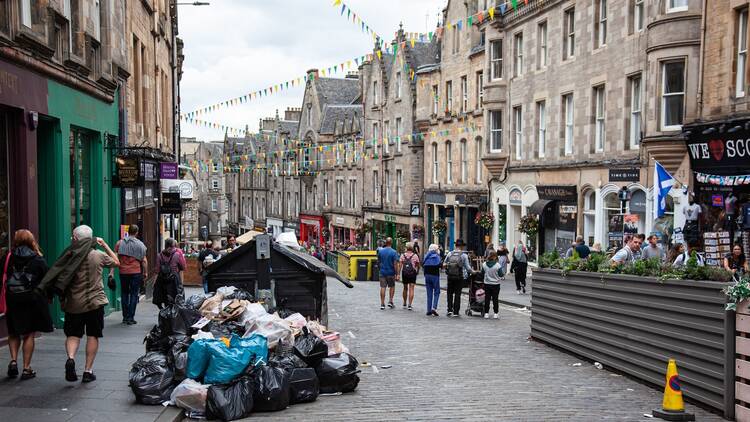 bin strike during edinburgh fringe festival 