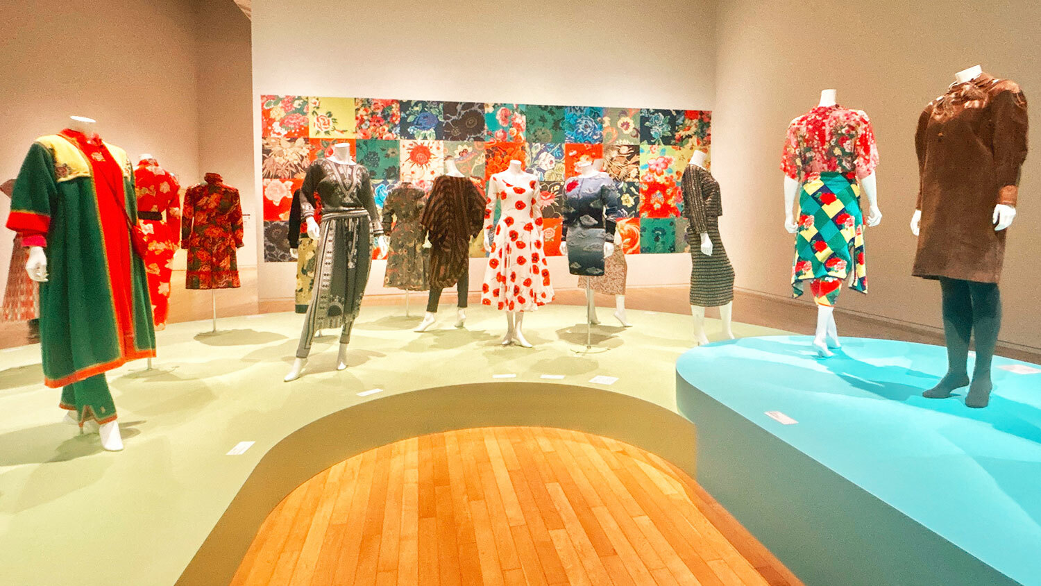 日本を代表するパイオニア的ファッションデザイナー・髙田賢三の大規模