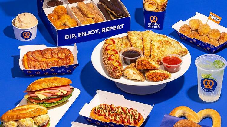 Auntie Anne's Café