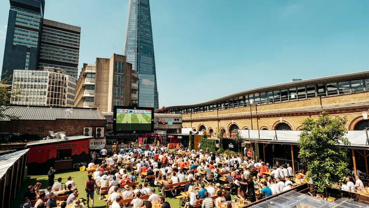 Vinegar Yard in London, big screen for football viewings