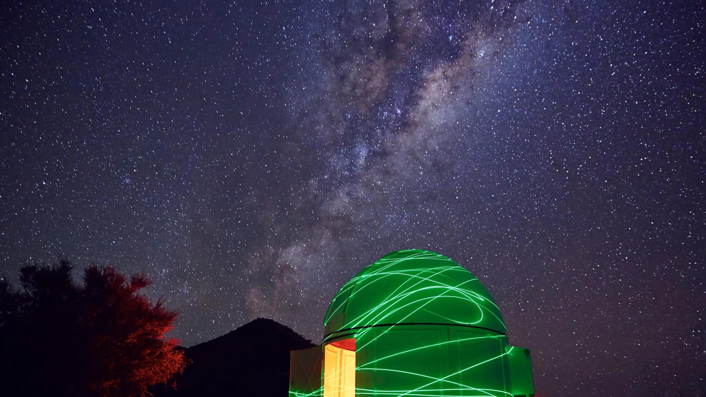 Arkaroola Astronomical Observatory at night with stars