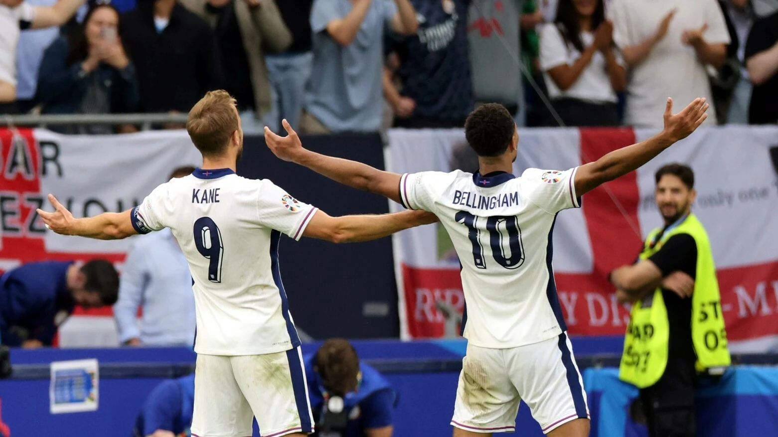 Harry Kane and Jude Bellingham playing for the England national men&rsquo;s team