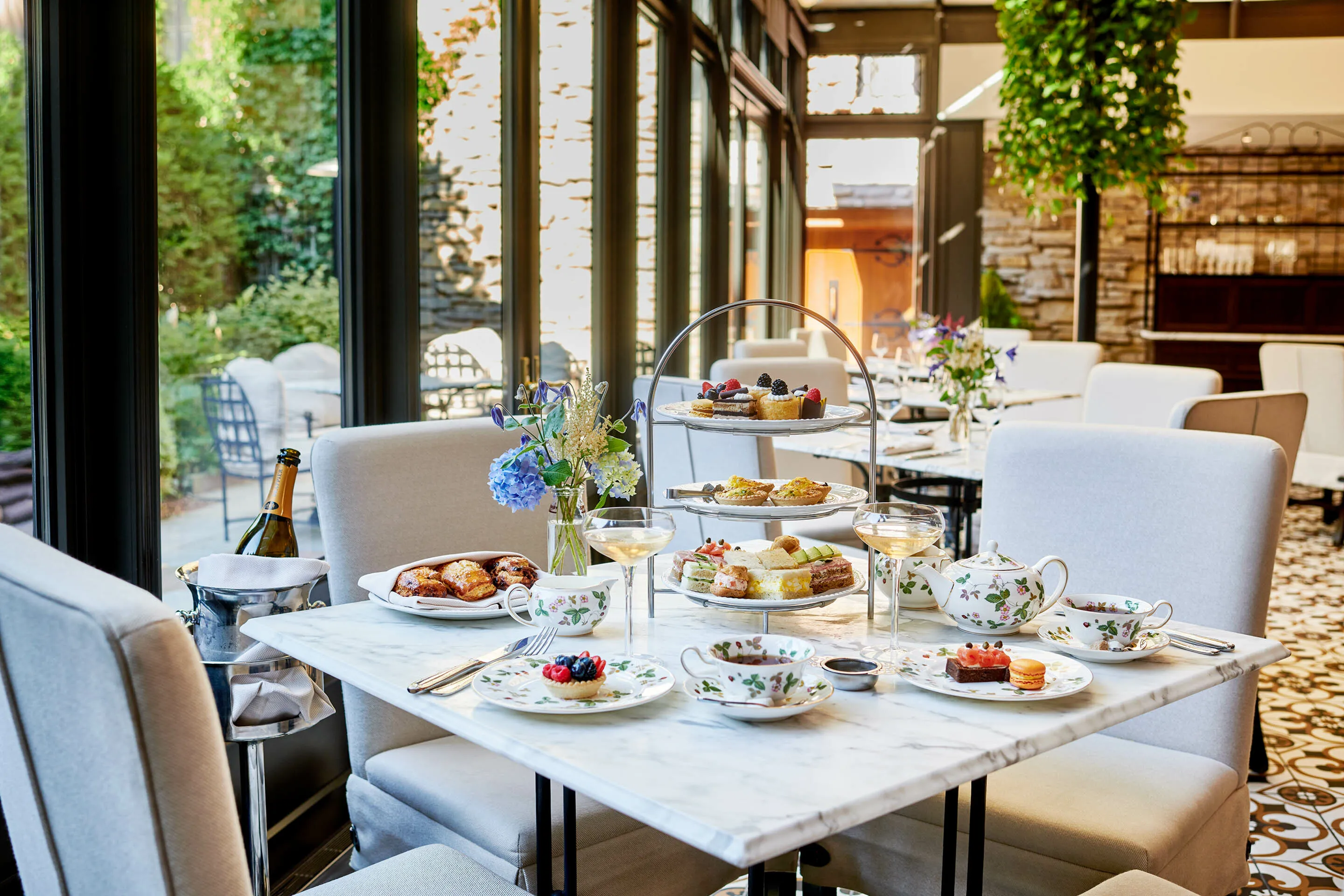 Deer Path Inn in Chicago