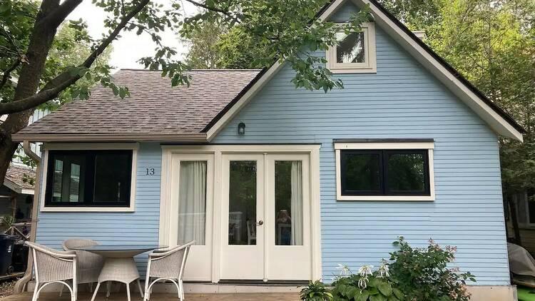 Cute cottage on Ward’s Island