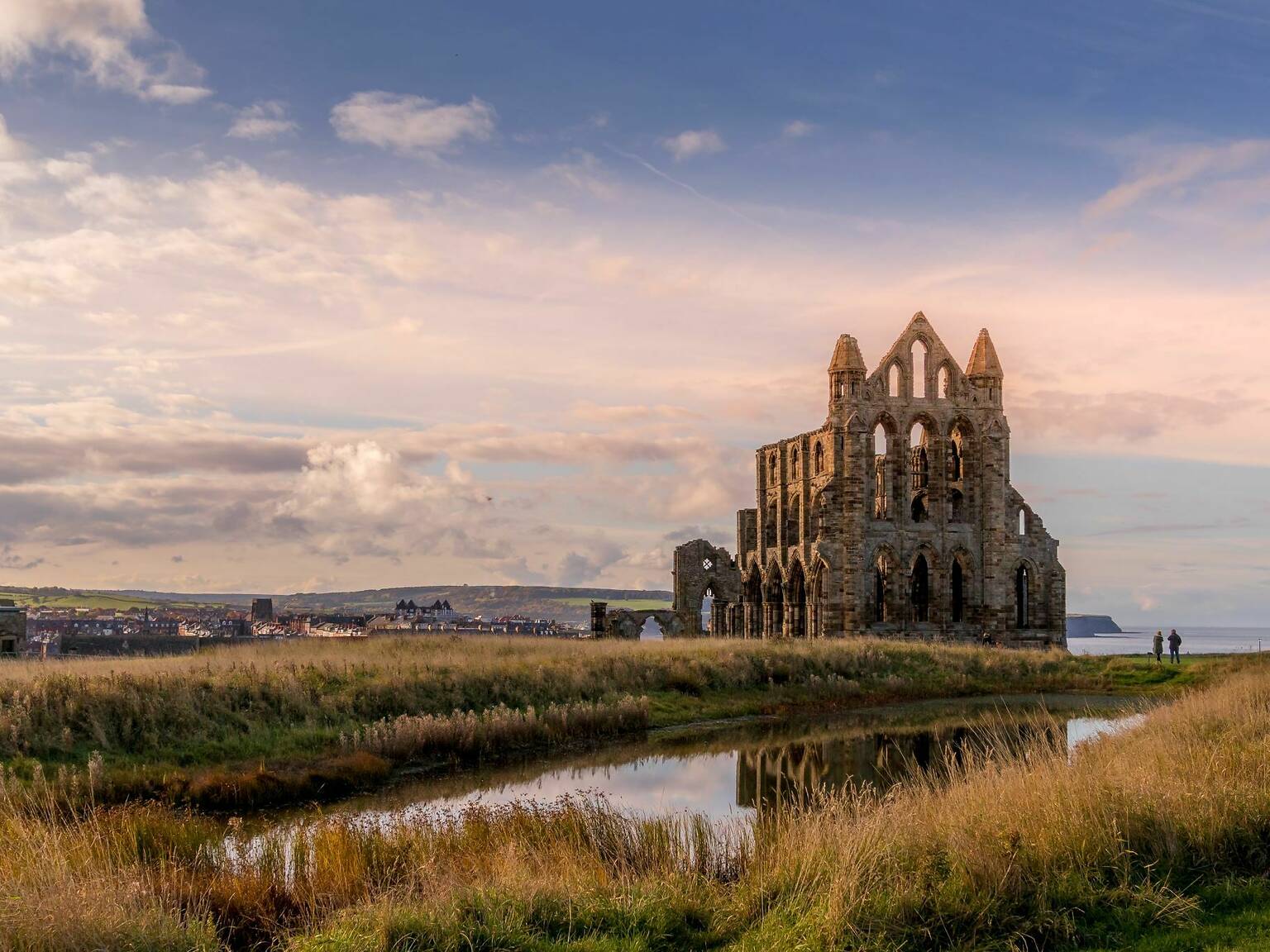 18 Absolute Best Things To Do In Whitby