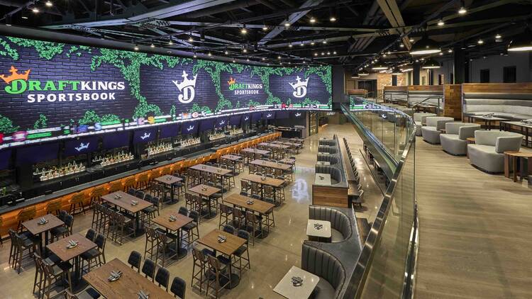 DraftKings Sportsbook at Wrigley Field