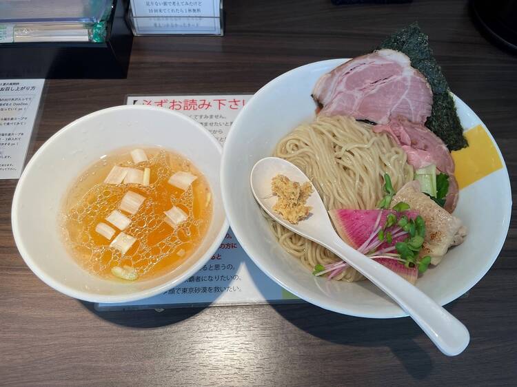 塩生姜らー麺専門店 マニッシュ 淡路町本店