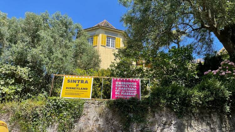 Cartazes de protesto em Sintra