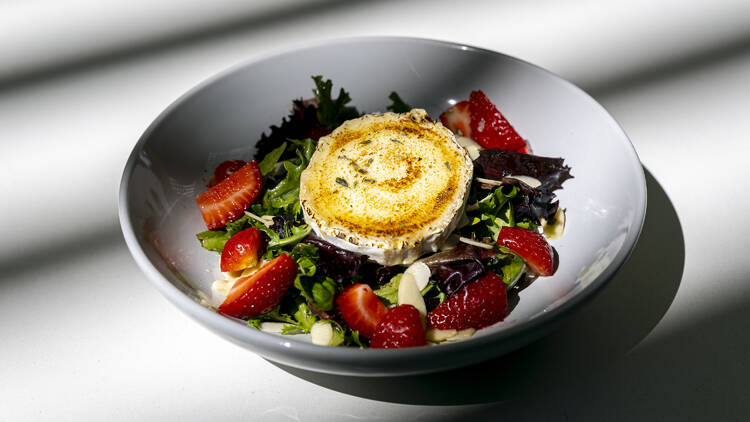 Salada de queijo de cabra