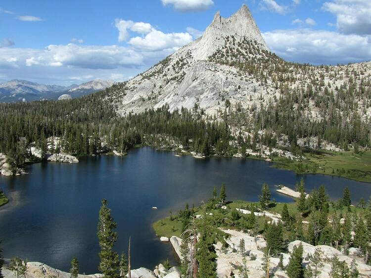 Cathedral Lakes Trail