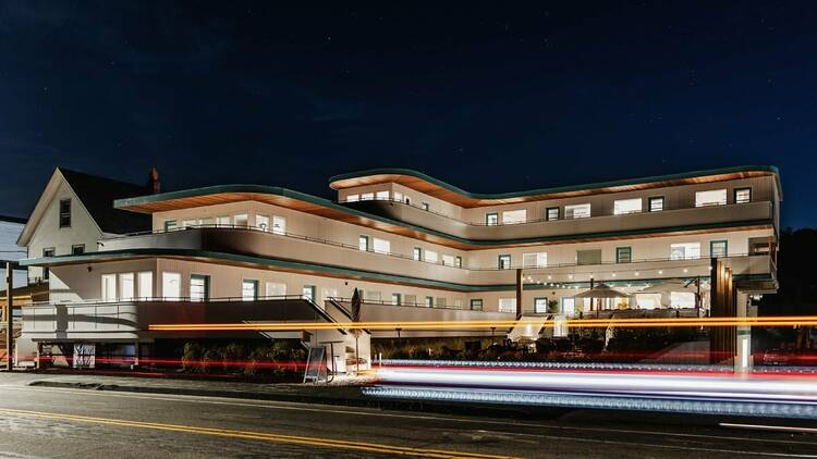 The Nevada motel York, Maine, night