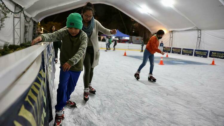 Mega Pista de Hielo en la Alcaldía Gustavo A. Madero