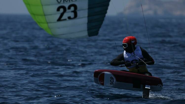 🥉 Sailing: Singaporean kite foiler Maximilian Maeder wins the bronze medal in the Olympics