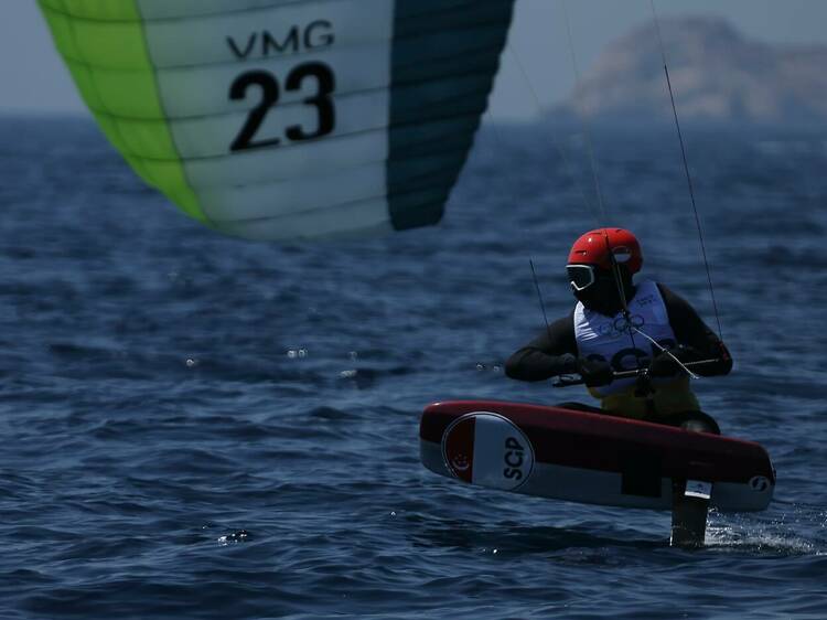 🥉 Sailing: Singaporean kite foiler Maximilian Maeder wins the bronze medal in the Olympics