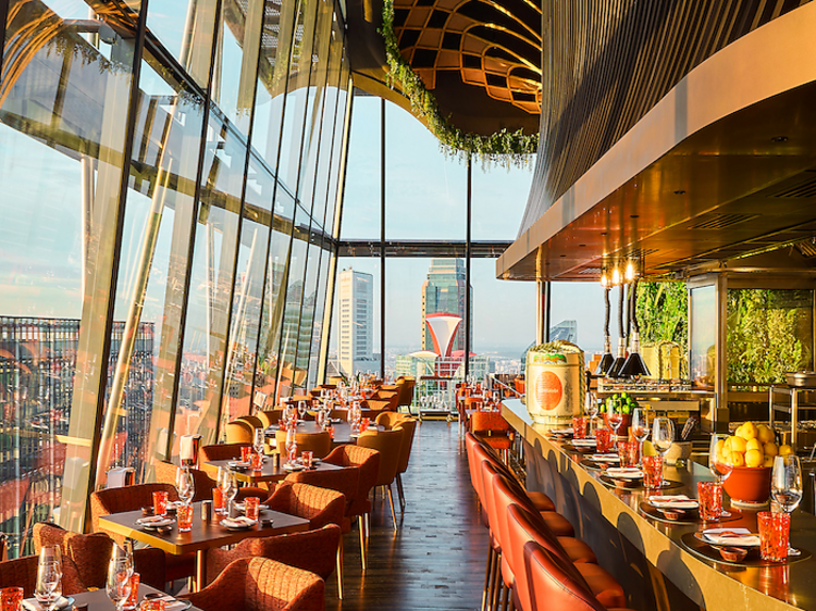 The best restaurants with a view in Singapore, including seafront and rooftop restaurants