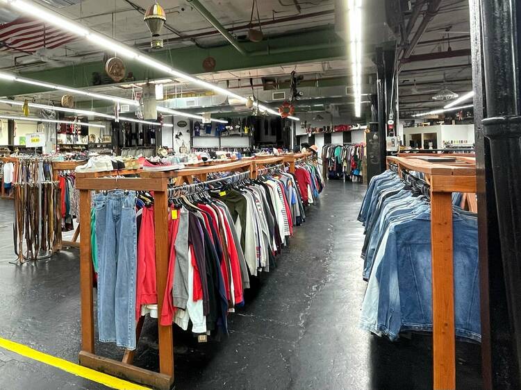 10 Best Thrift Stores in New York for Amazing Deals