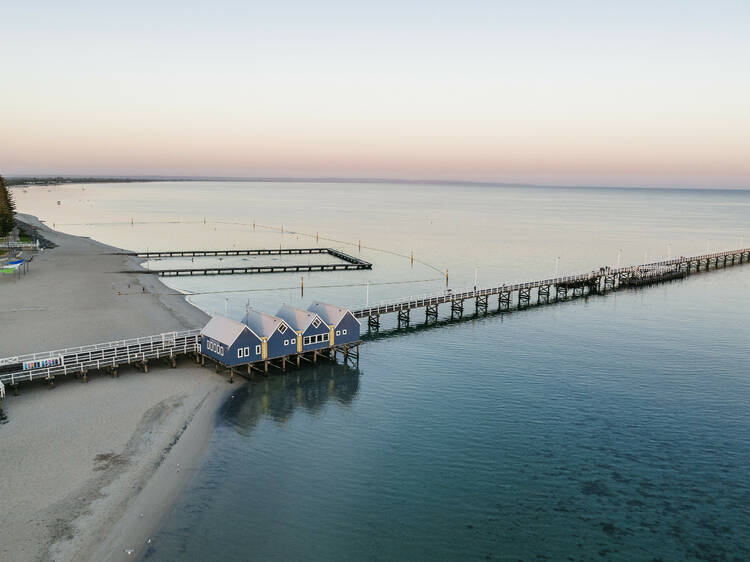 Deep dive at Busselton Jetty