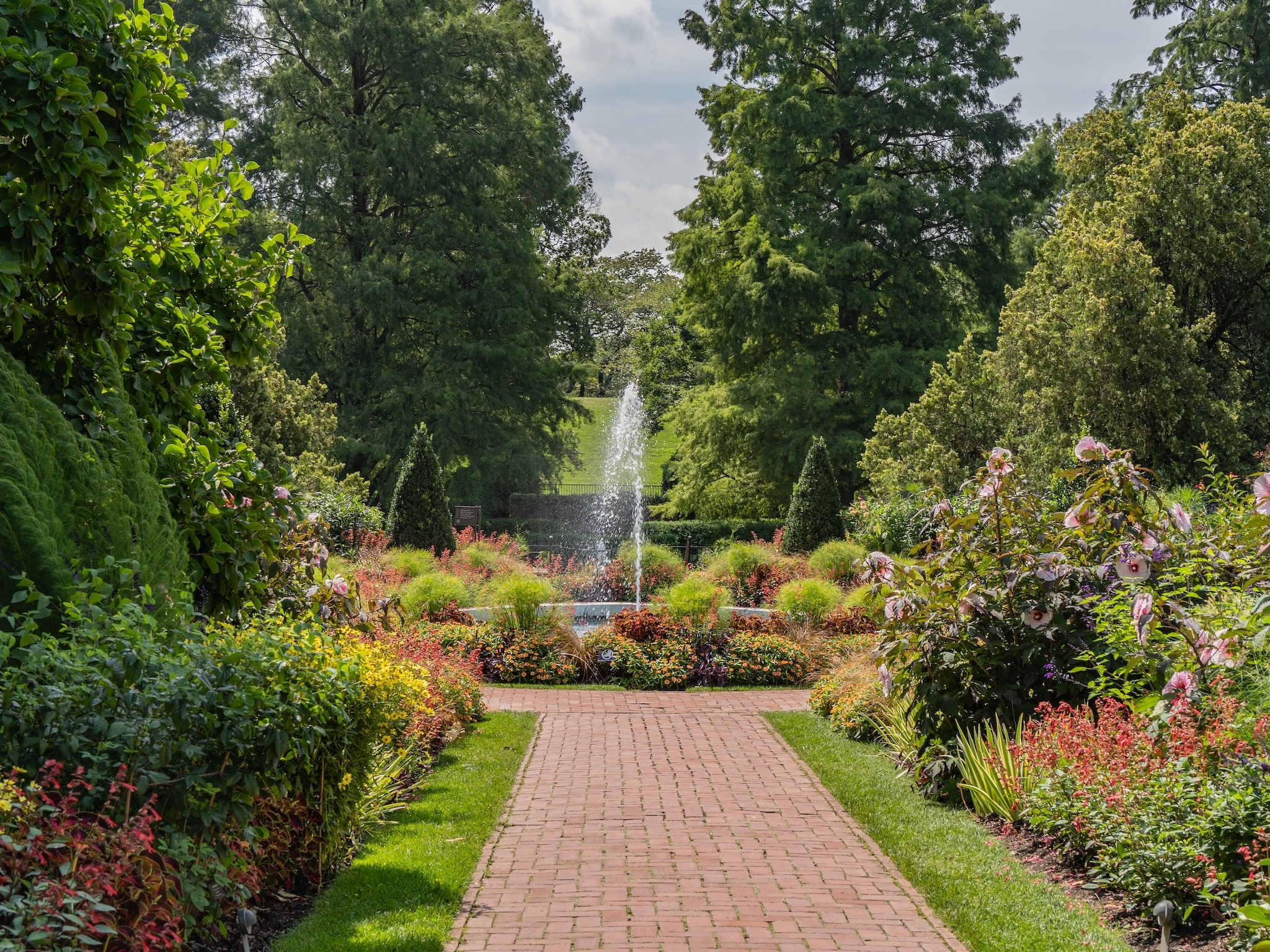 Two botanical gardens in the USA have been named the best in the world by Titan Travel