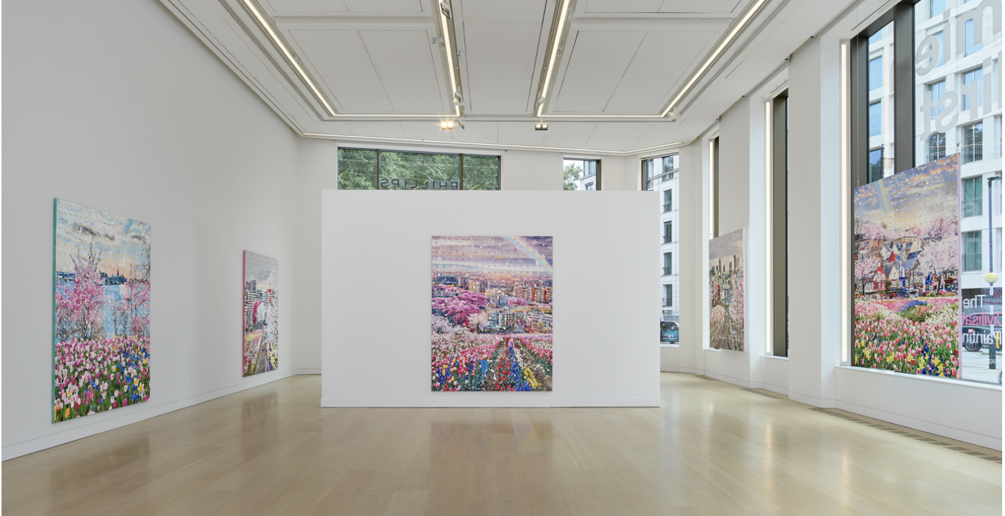 A free exhibition of Damien Hirst’s newest paintings has opened in London