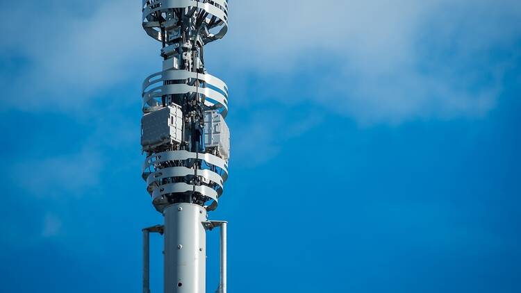 5G signal network tower in the UK