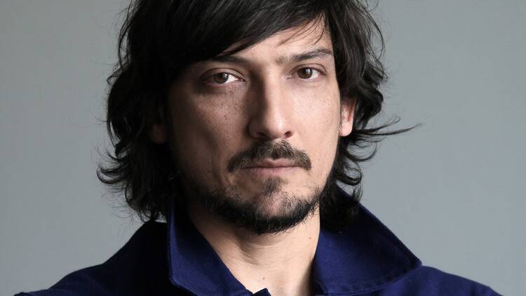 León Larregui.