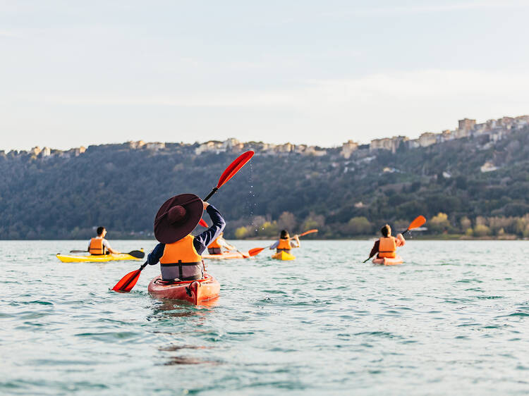 Castel Gandolfo Kayak & Swimming Lake Tour with Pizza