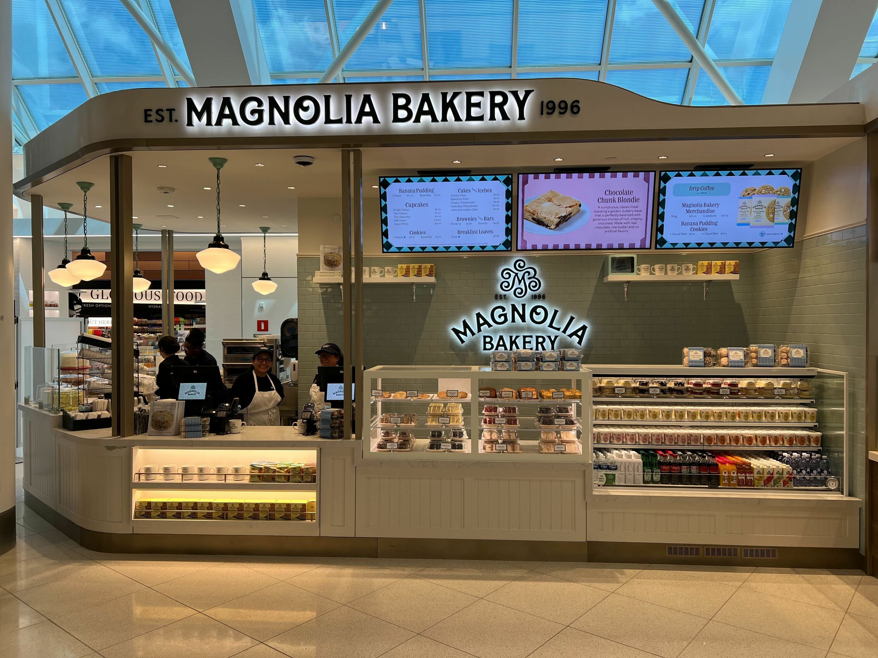 Magnolia Bakery just opened inside LaGuardia Airport