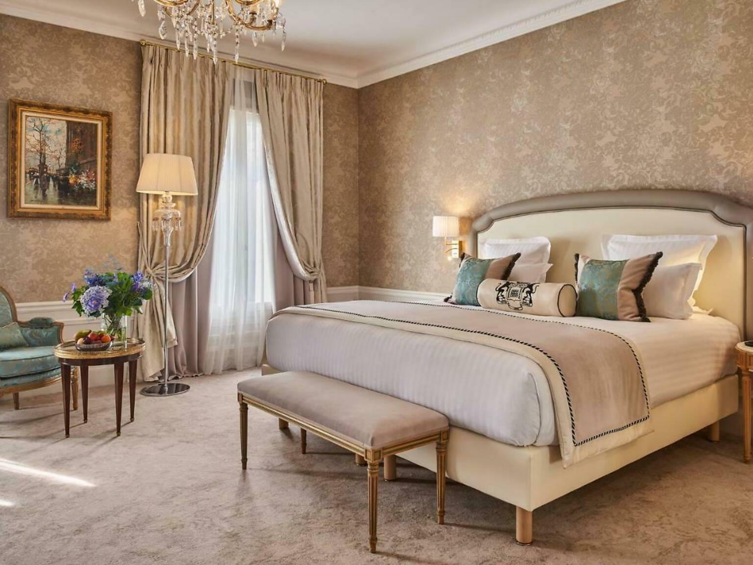 Hotels in Paris: The Ultimate Guide Hotels in Paris: The Ultimate Guide