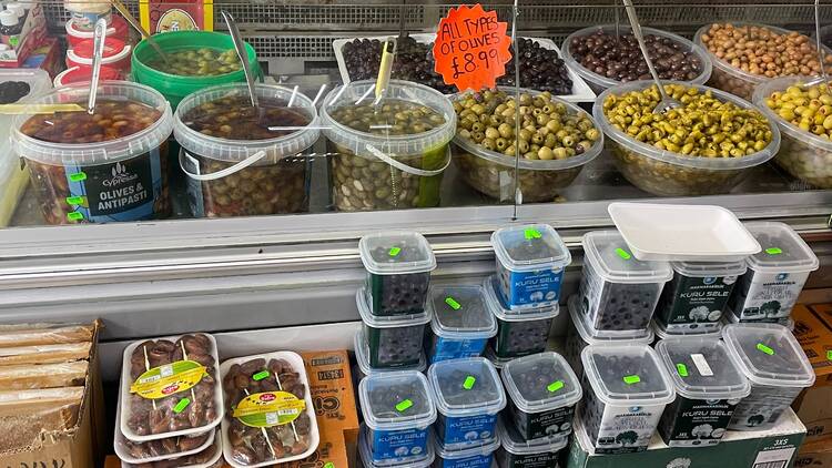 The olive counter at Dostlar