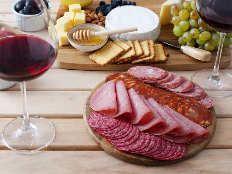 Luxury E-Boat Cruise with Wine and Charcuterie Board