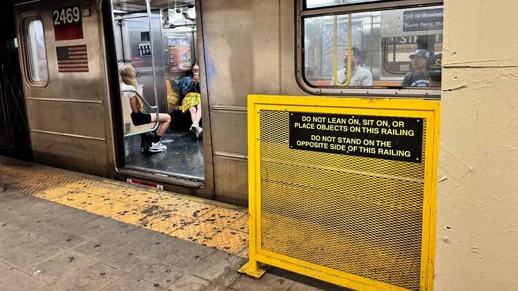 nyc subway platform barrier