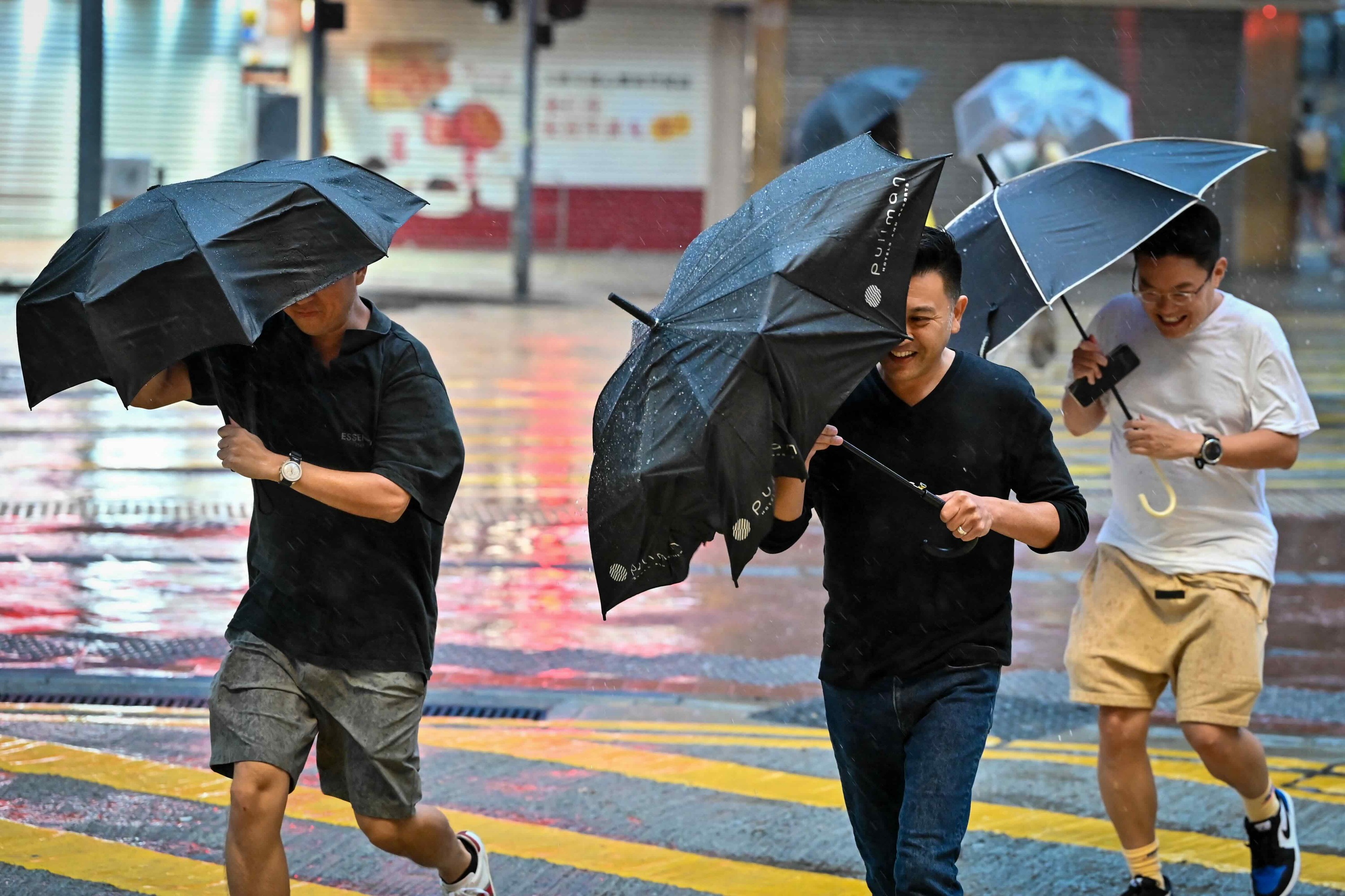 香港打風|香港颱風消息/香港天文台颱風路線預測/天文台八號風球懸掛條件/香港八號風球可能性