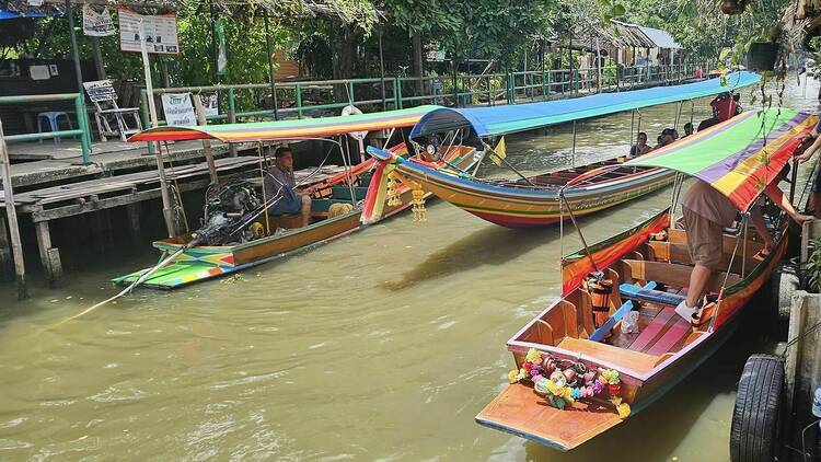 Visit Bangkok’s lesser-known floating market