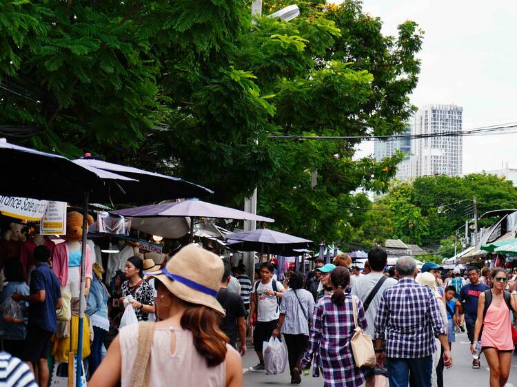 Visit Chatuchak weekend market