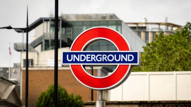 London Underground logo sign