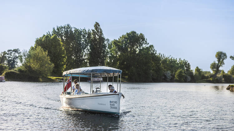 Sight-see on a river cruise in Oxford
