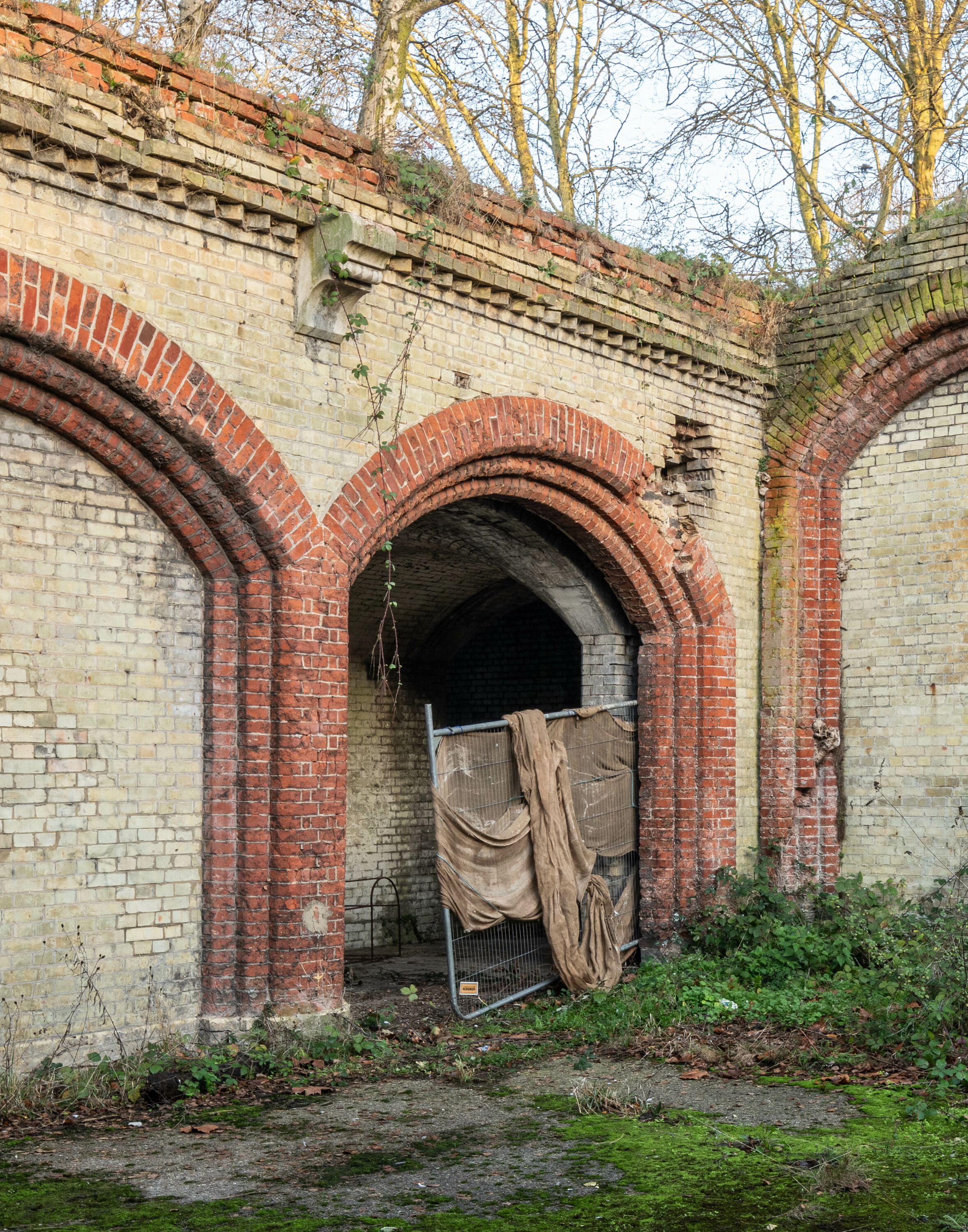 Crystal Palace subway before renovation 