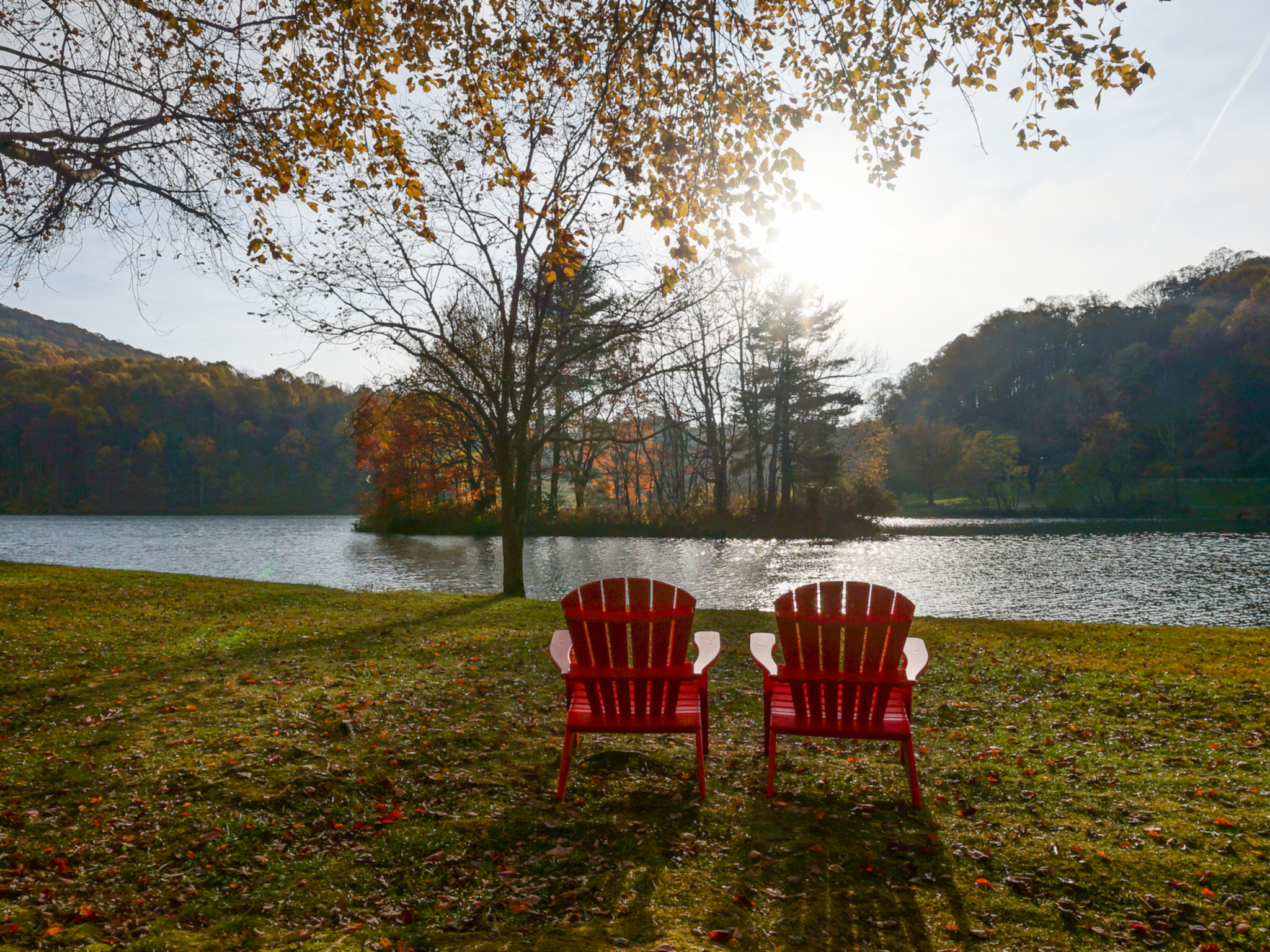 10 U.S. Hotels to Book for Beautiful Fall Foliage Views