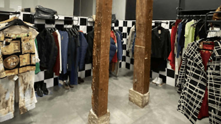 La tienda de ropa vintage y de segunda mano que arrasa en Malasaña