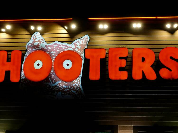 Hooters