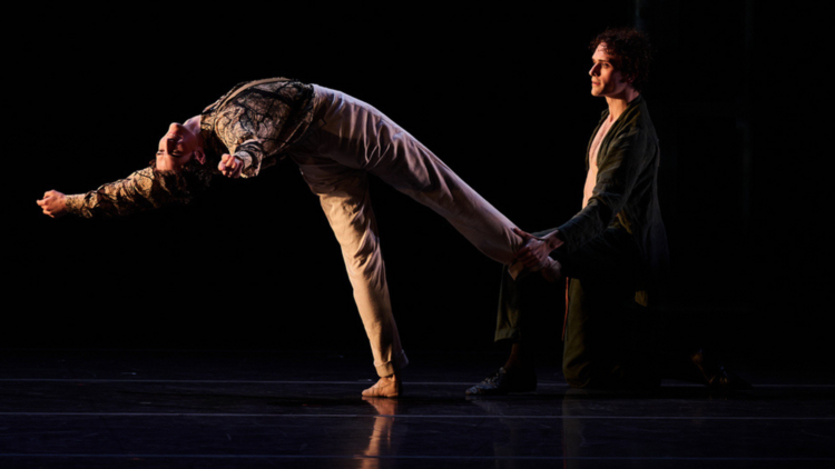 Dancers on stage in Oscar